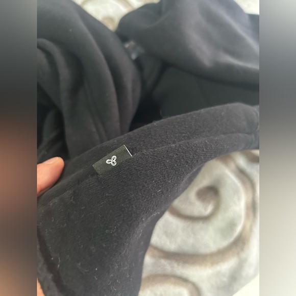 TNA cropped hoodie - Picture 2 of 4